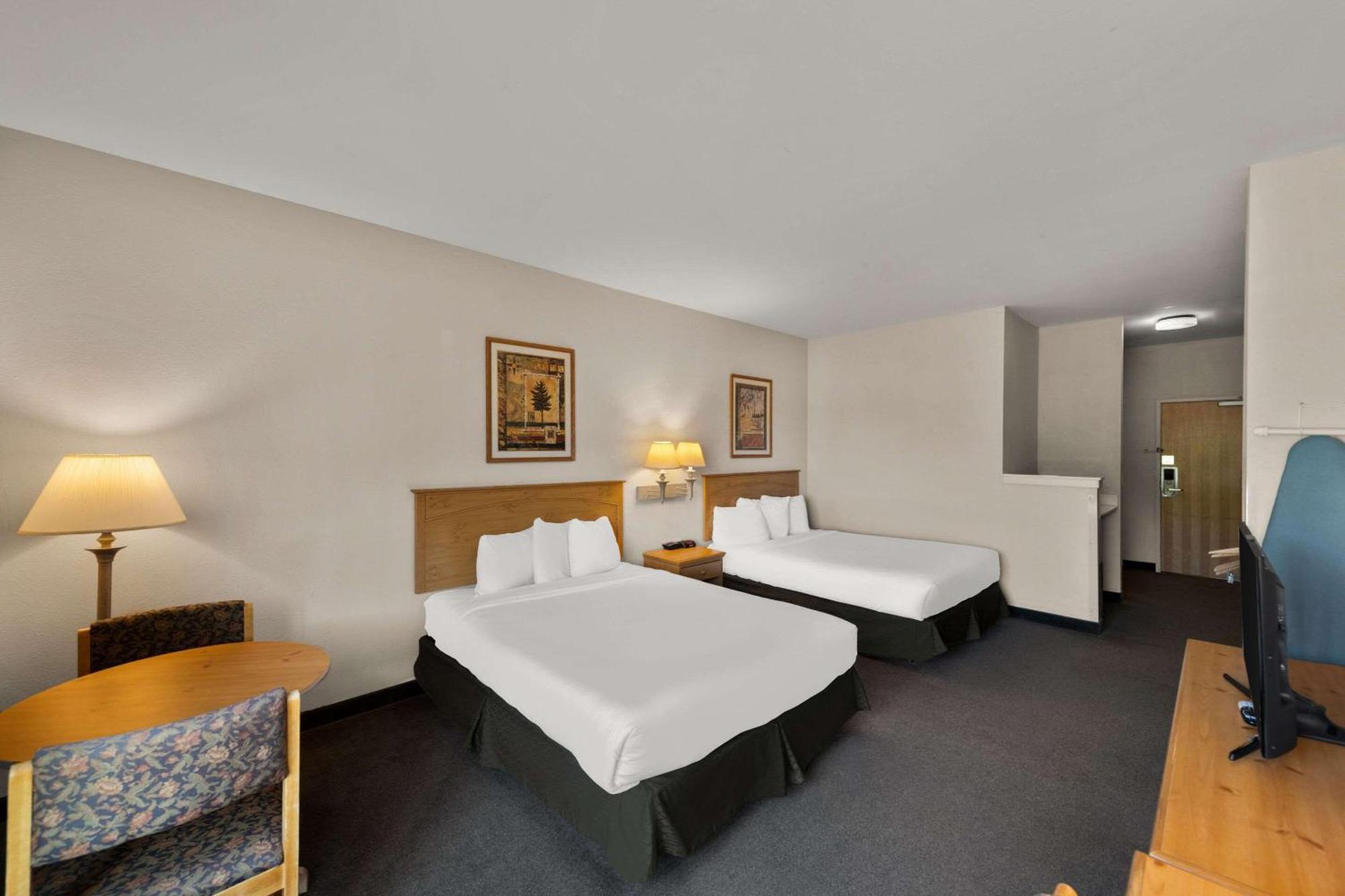 Rodeway Inn & Suites Tomahawk Exteriér fotografie